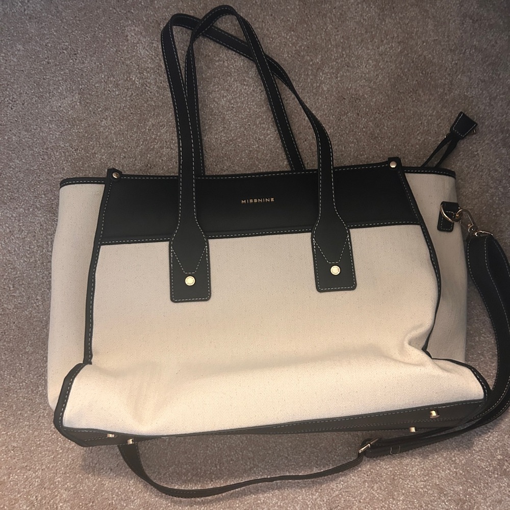 Black and Cream Women's Tote Bag